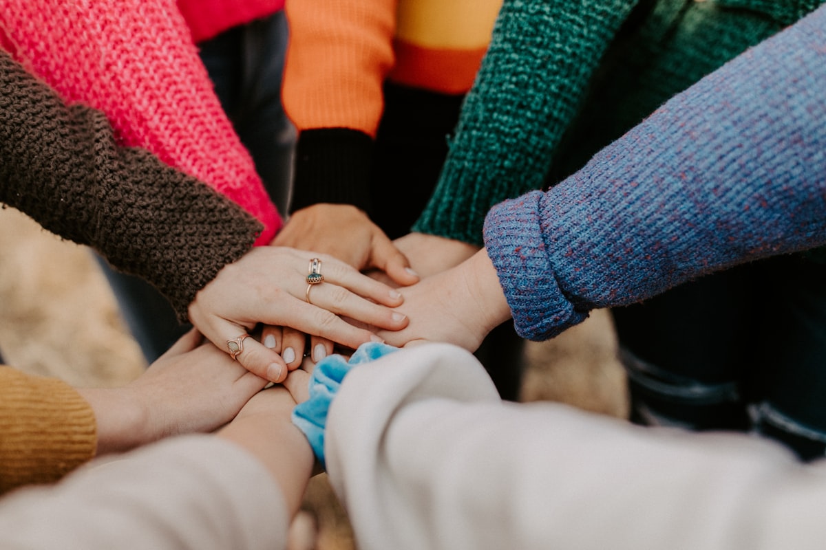 Community volunteers together